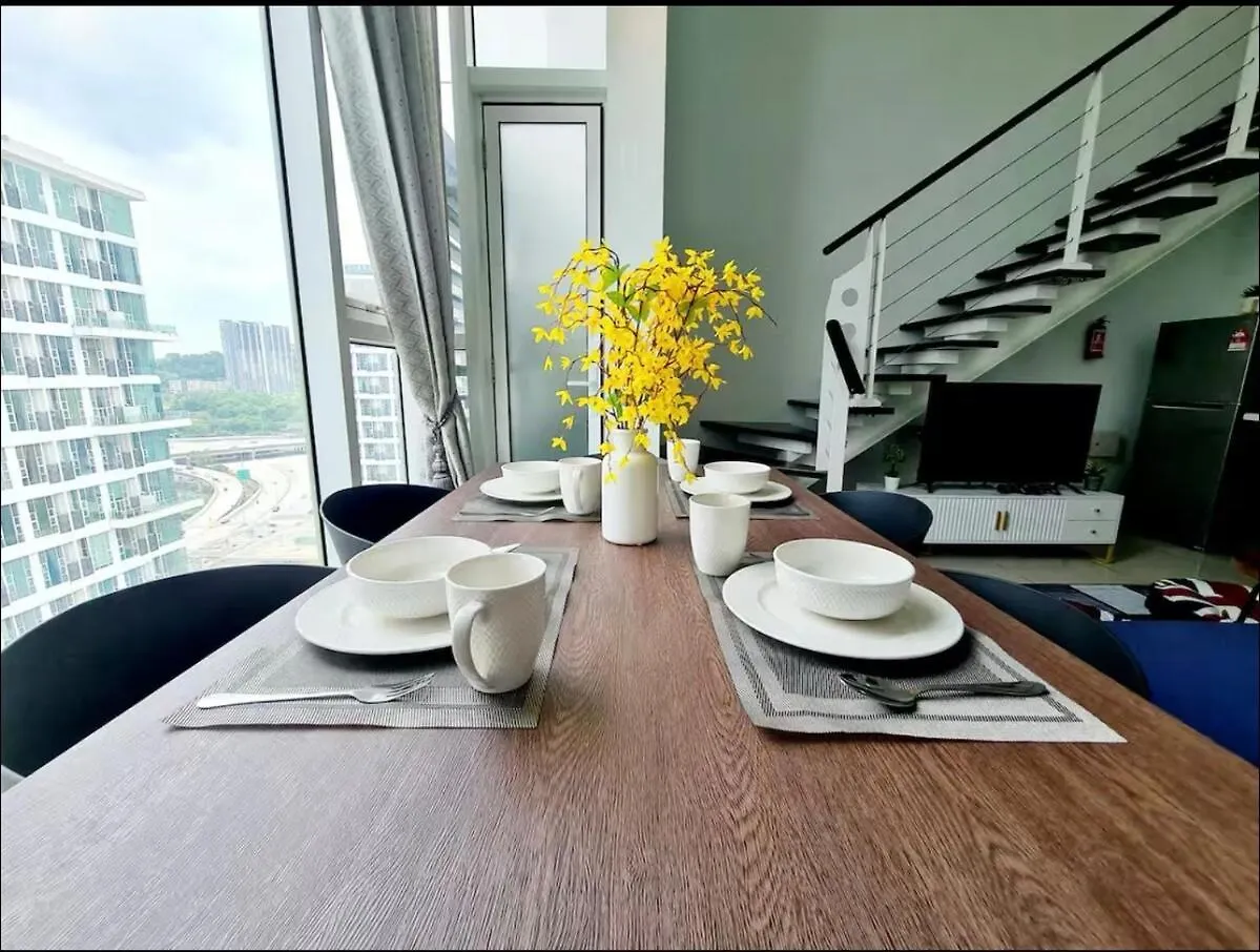 קואלה לומפור Short Stay House- 2 Bedroom 9 Guest The Scott Garden דירה קואלה לומפור